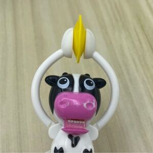 Hilco Clapping Cow Toy Plastic Novelty Toys 2011 Cymbals 5 Inch White Pink
